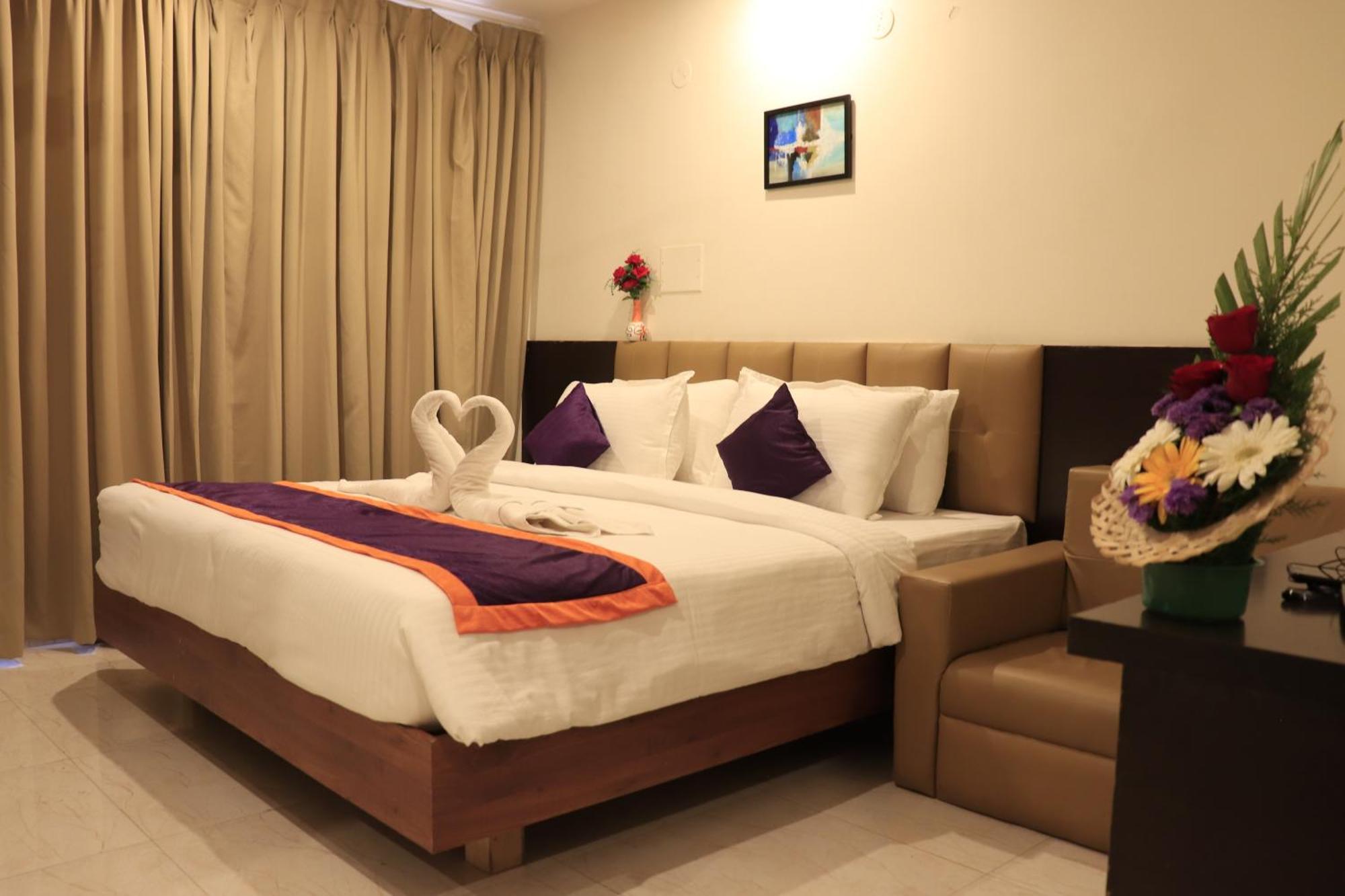 Balaji Gold Inn Hotel Hubli Exterior photo